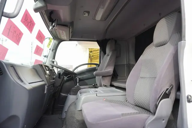 いすゞ フォワード 2RG-FRR90S2(2WD)の写真42
