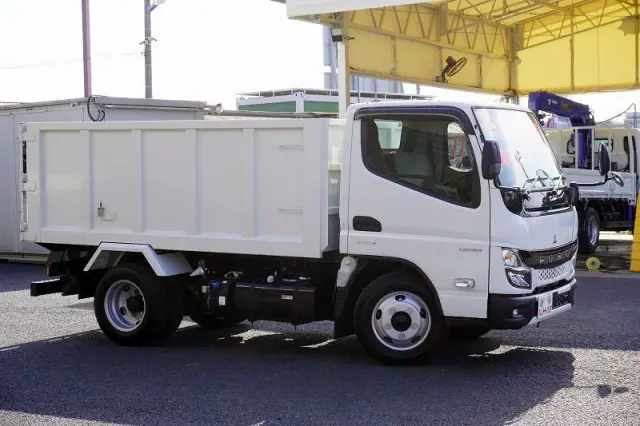 三菱 キャンター 2RG-FBA60(2WD)の写真6
