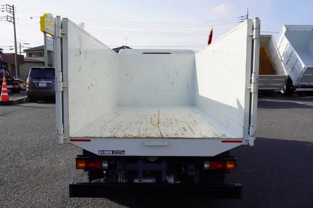 三菱 キャンター 2RG-FBA60(2WD)の写真17