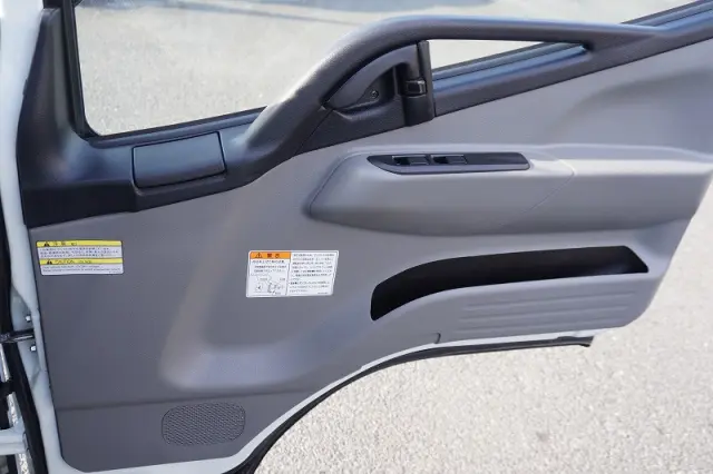 三菱 キャンター 2RG-FBA60(2WD)の写真32