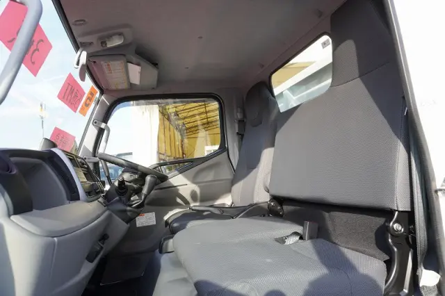 三菱 キャンター 2RG-FBA60(2WD)の写真36