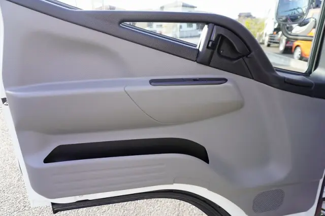 三菱 キャンター 2RG-FBA60(2WD)の写真37