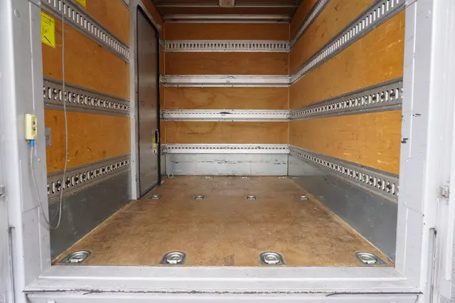 いすゞ エルフ 2RG-NMR88AN(2WD)の写真20