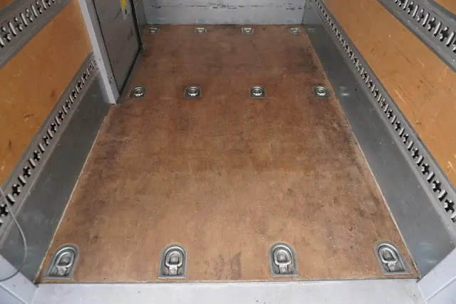 いすゞ エルフ 2RG-NMR88AN(2WD)の写真22