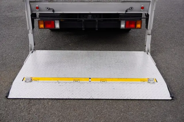 いすゞ エルフ 2RG-NMR88AN(2WD)の写真26