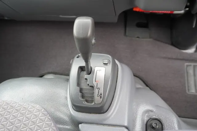 いすゞ エルフ 2RG-NMR88AN(2WD)の写真34