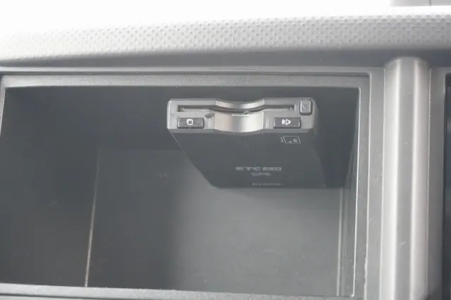 いすゞ エルフ 2RG-NMR88AN(2WD)の写真36