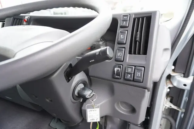 いすゞ エルフ 2RG-NMR88AN(2WD)の写真38