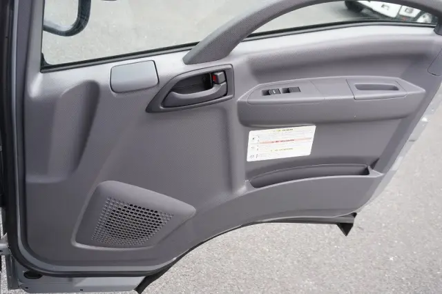 いすゞ エルフ 2RG-NMR88AN(2WD)の写真39