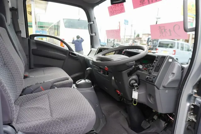 いすゞ エルフ 2RG-NMR88AN(2WD)の写真41