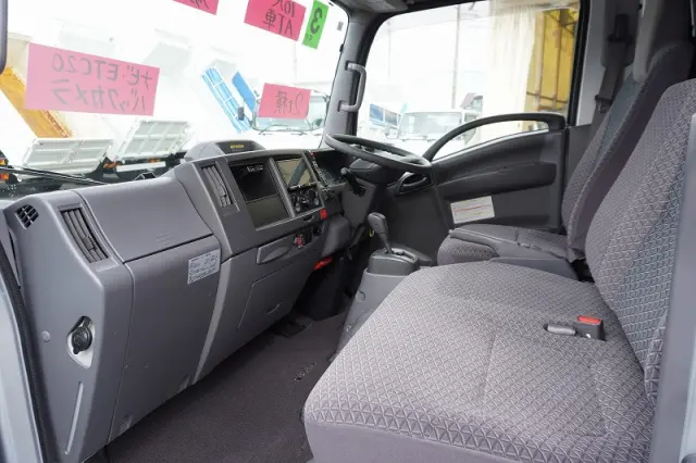 いすゞ エルフ 2RG-NMR88AN(2WD)の写真42