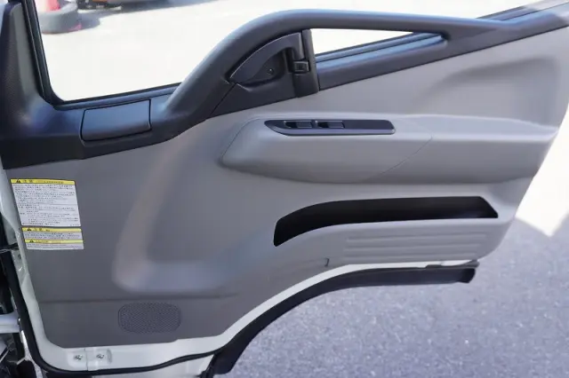 三菱 キャンター 2RG-FEB50(2WD)の写真32