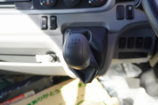 三菱 キャンター 2RG-FBA20(2WD)の写真27