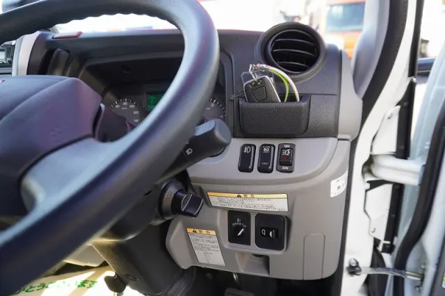 三菱 キャンター 2RG-FBA20(2WD)の写真29