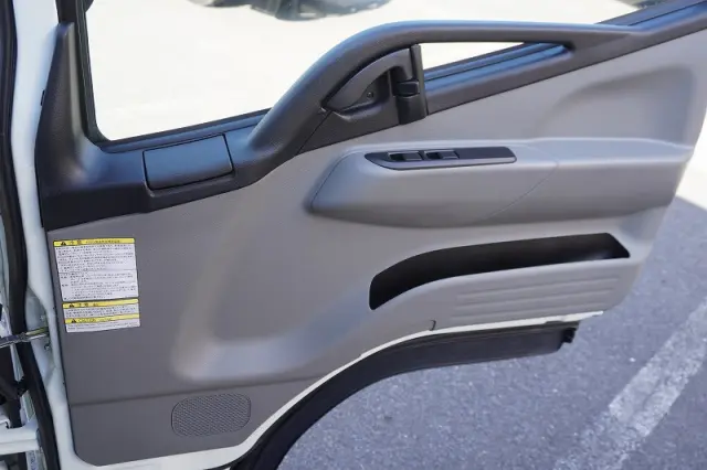 三菱 キャンター 2RG-FBA20(2WD)の写真30