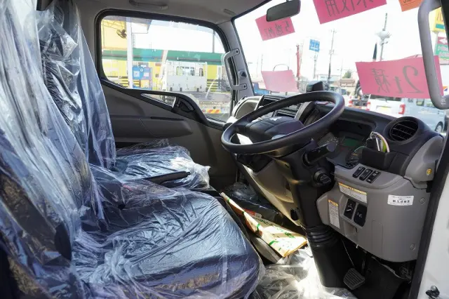 三菱 キャンター 2RG-FBA20(2WD)の写真32