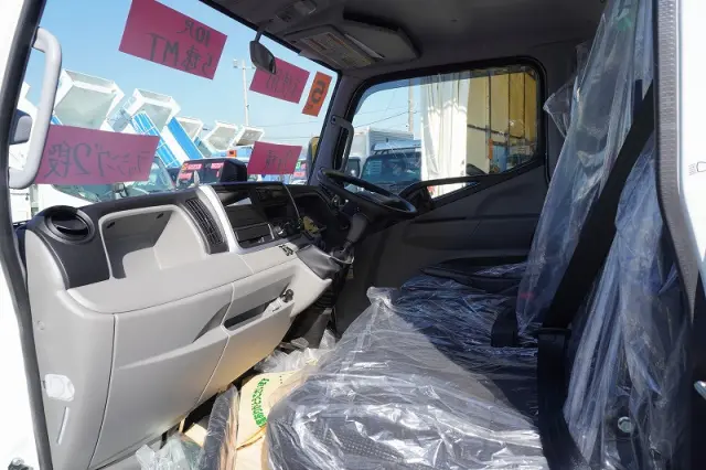 三菱 キャンター 2RG-FBA20(2WD)の写真33