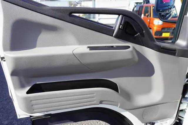 三菱 キャンター 2RG-FBA20(2WD)の写真35