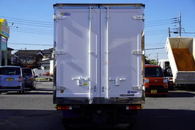 三菱 キャンター 2RG-FBAV0(2WD)の写真4