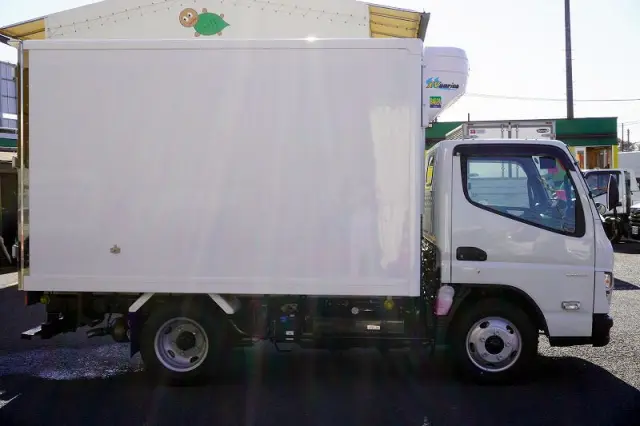 三菱 キャンター 2RG-FBAV0(2WD)の写真5