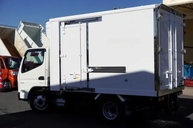 三菱 キャンター 2RG-FBAV0(2WD)の写真7