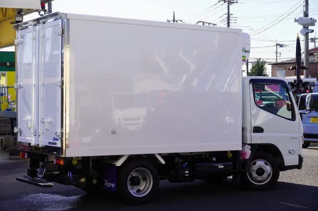 三菱 キャンター 2RG-FBAV0(2WD)の写真8