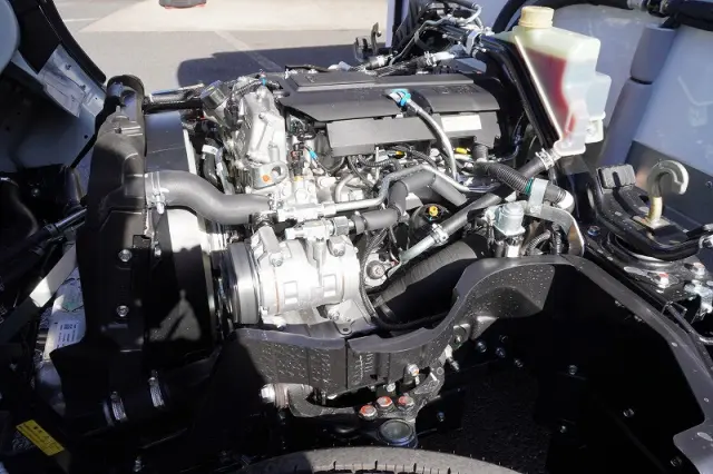 三菱 キャンター 2RG-FBAV0(2WD)の写真13