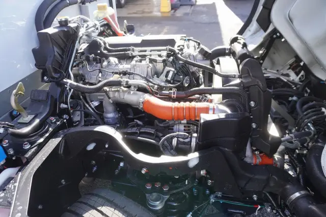 三菱 キャンター 2RG-FBAV0(2WD)の写真14