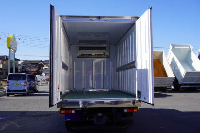 三菱 キャンター 2RG-FBAV0(2WD)の写真23