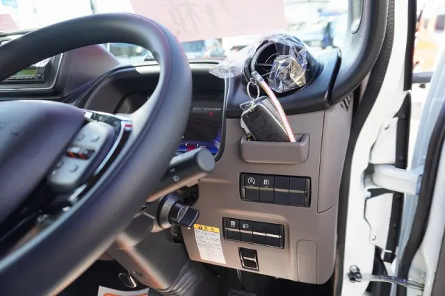 三菱 キャンター 2RG-FBAV0(2WD)の写真32