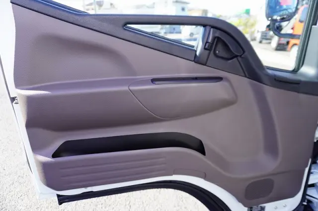 三菱 キャンター 2RG-FBAV0(2WD)の写真38