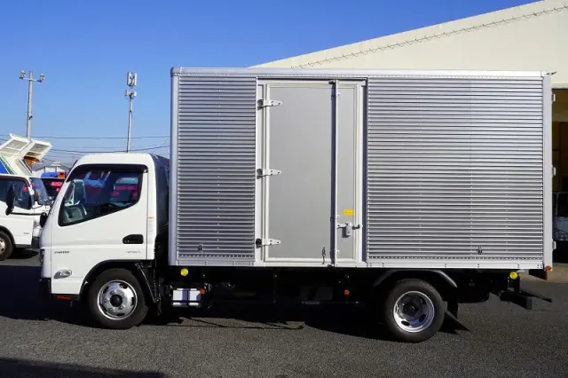 三菱 キャンター 2RG-FEAV0(2WD)の写真3