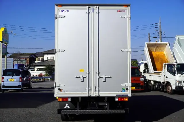 三菱 キャンター 2RG-FEAV0(2WD)の写真4