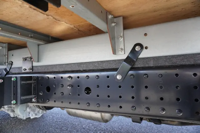 三菱 キャンター 2RG-FEAV0(2WD)の写真12