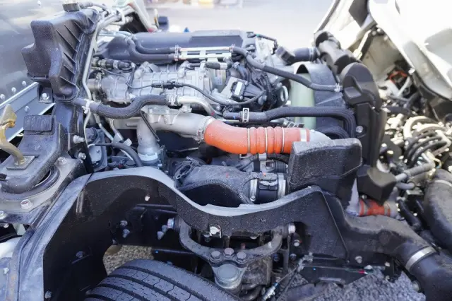 三菱 キャンター 2RG-FEAV0(2WD)の写真14