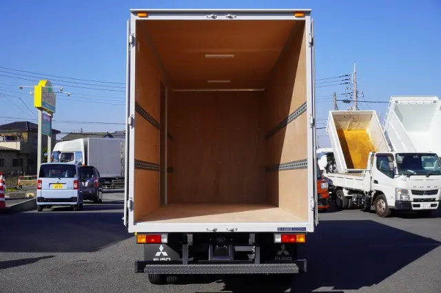 三菱 キャンター 2RG-FEAV0(2WD)の写真18
