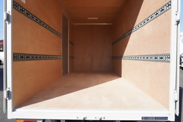 三菱 キャンター 2RG-FEAV0(2WD)の写真19