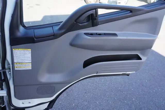 三菱 キャンター 2RG-FEAV0(2WD)の写真32