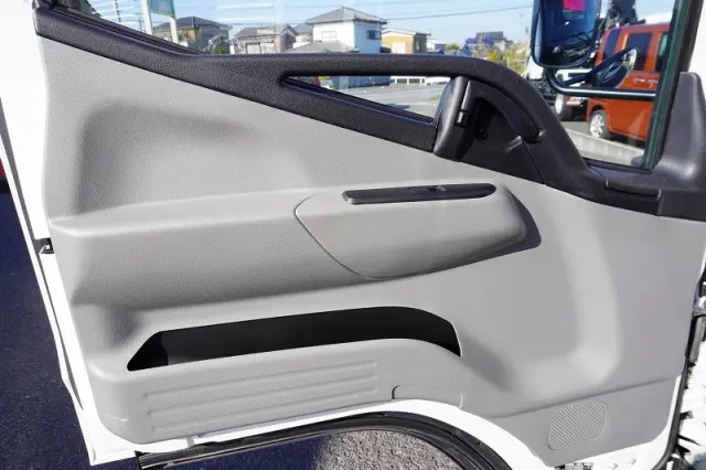 三菱 キャンター 2RG-FEAV0(2WD)の写真37