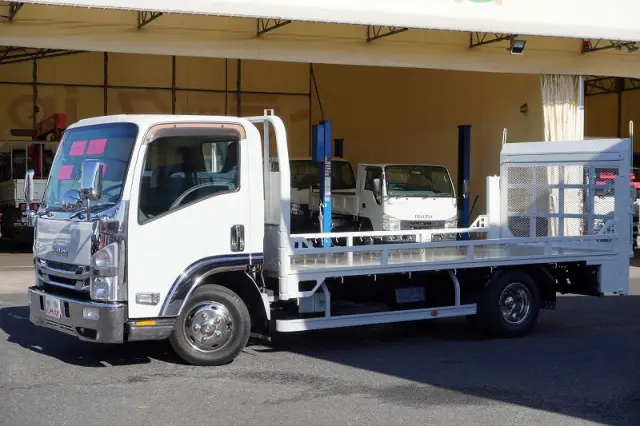 いすゞ エルフ TRG-NPR85AR(2WD)の写真1