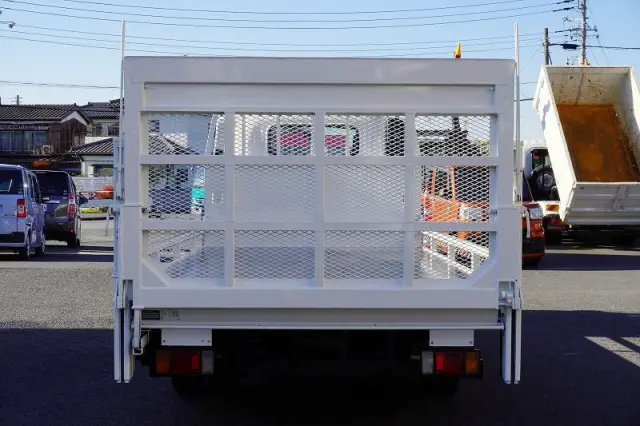 いすゞ エルフ TRG-NPR85AR(2WD)の写真4