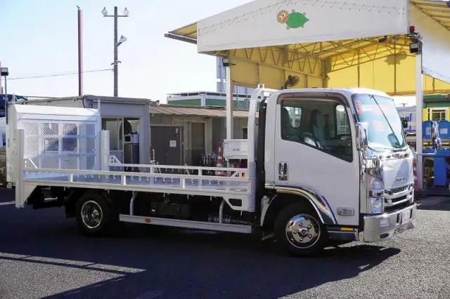 いすゞ エルフ TRG-NPR85AR(2WD)の写真6