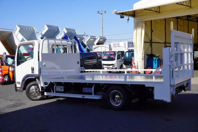 いすゞ エルフ TRG-NPR85AR(2WD)の写真7