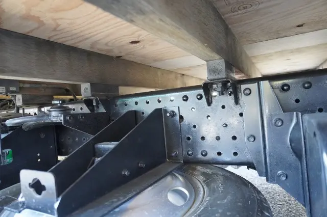 いすゞ エルフ TRG-NPR85AR(2WD)の写真13