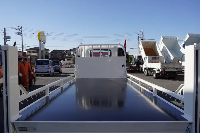 いすゞ エルフ TRG-NPR85AR(2WD)の写真19