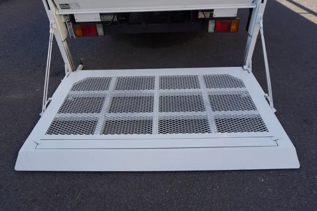 いすゞ エルフ TRG-NPR85AR(2WD)の写真22