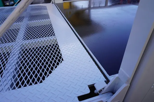 いすゞ エルフ TRG-NPR85AR(2WD)の写真25