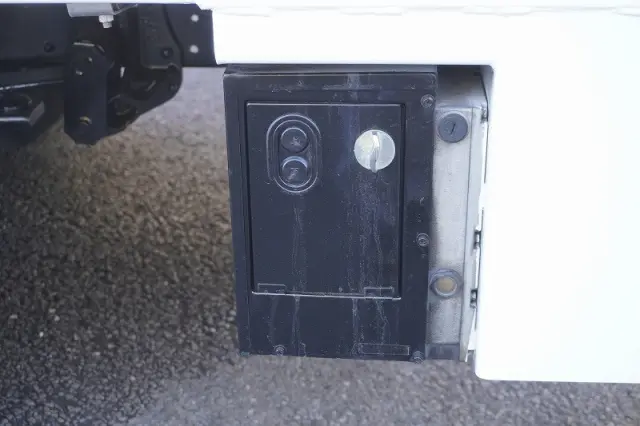 いすゞ エルフ TRG-NPR85AR(2WD)の写真26