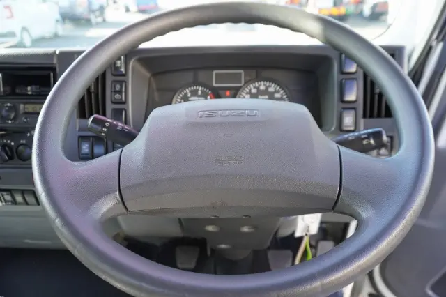 いすゞ エルフ TRG-NPR85AR(2WD)の写真30