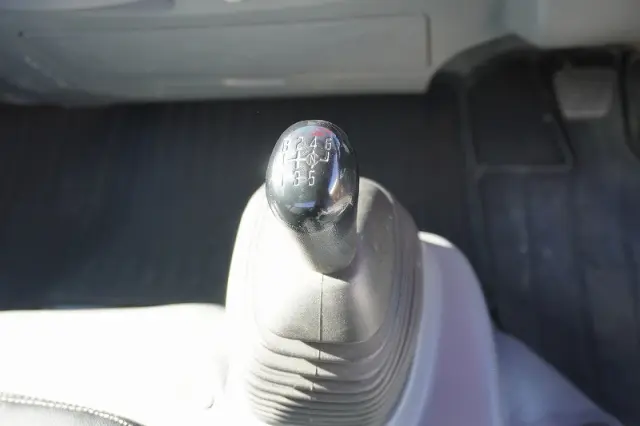 いすゞ エルフ TRG-NPR85AR(2WD)の写真31